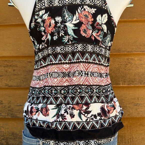 Happening In The Present Floral Black Tie Key Hole Front Tank Top Size S - Picture 7 of 7